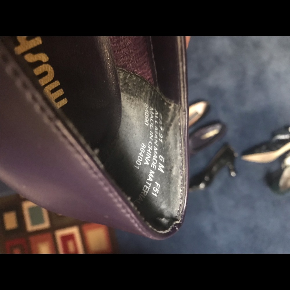 Shoe - Picture 4 of 4